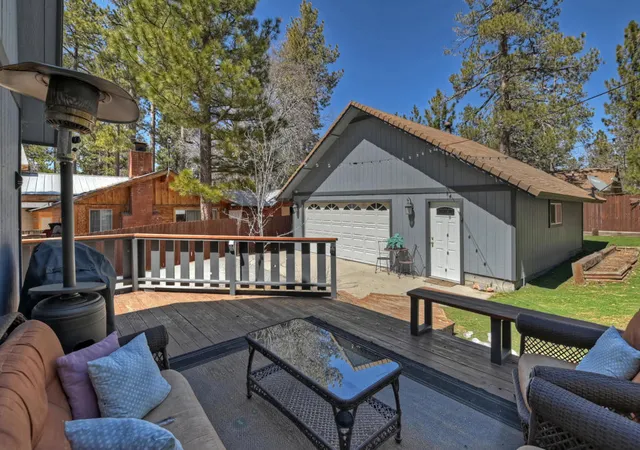 Photo 2 of Single family home for sale at 40138 Hillcrest Dr, Big Bear Lake, CA 92315 | MLS# 219144864DA | Listing updated on 2026-09-21
