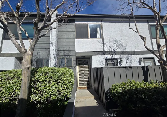 Townhouse for sale at 11311 Tampa Ave #46, Porter Ranch, CA 91326 | MLS# SR26056630