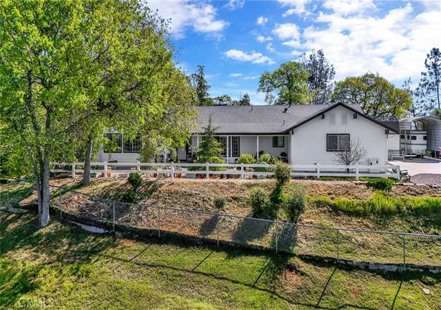 Photo 2 of Single family home for sale at 33867 Jennifer Ct, Coarsegold, CA 93614 | MLS# FR26057232 | Listing updated on 2026-09-30