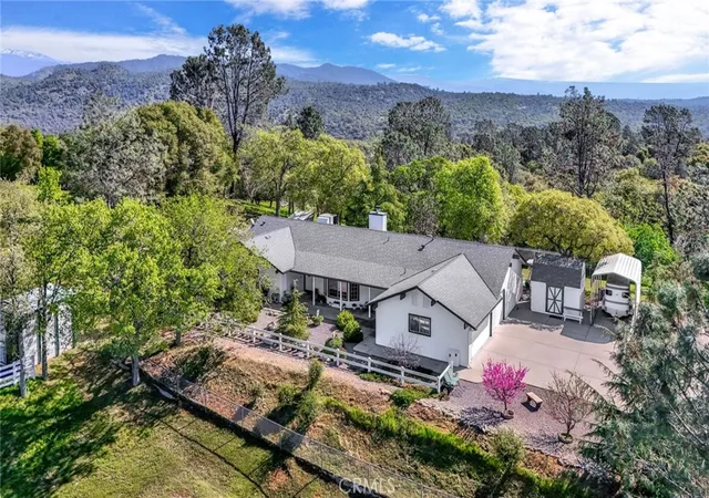 Photo 3 of Single family home for sale at 33867 Jennifer Ct, Coarsegold, CA 93614 | MLS# FR26057232 | Listing updated on 2026-09-30