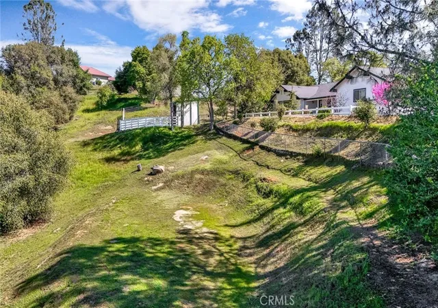 Photo 4 of Single family home for sale at 33867 Jennifer Ct, Coarsegold, CA 93614 | MLS# FR26057232 | Listing updated on 2026-09-30