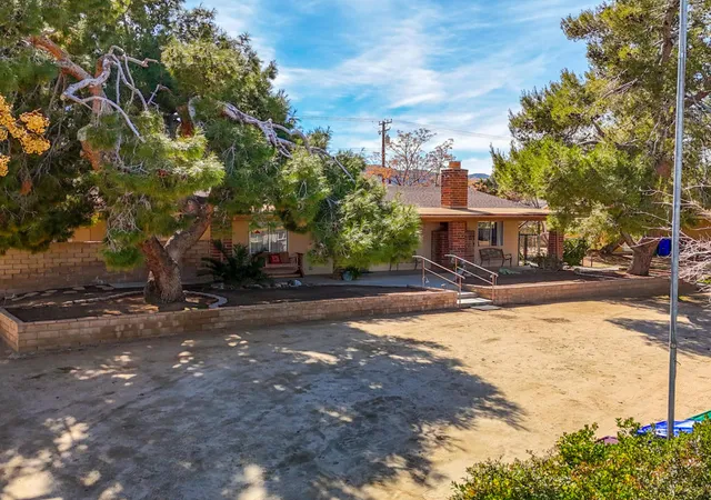Homes for sale in Yucca Valley, CA | 57885 El Dorado Dr, Yucca Valley, CA 92284 | MLS# 219144890DA
