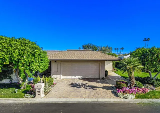 Photo 2 of Single family home for sale at 4 Rutgers Ct, Rancho Mirage, CA 92270 | MLS# 219144892PS | Listing updated on 2026-10-01