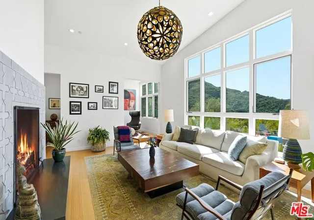 3rd image of 34067 Mulholland Hwy, Malibu, CA 90265 | MLS# 26664983