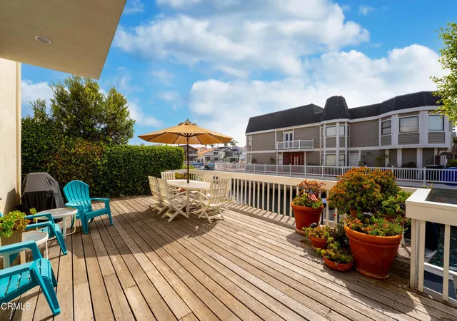 Photo 3 of Single family home for sale at 2000 Peninsula Rd, Oxnard, CA 93035 | MLS# V1-35203 | Listing updated on 2026-09-30