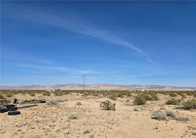9th image of 68980 Brant Cross, Twentynine Palms, CA 92277 | MLS# JT26057390