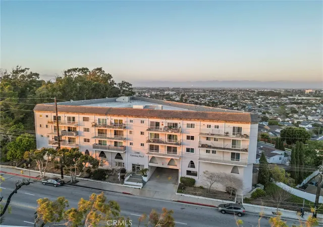 Homes for sale in Redondo Beach, CA | 1108 Camino Real #406, Redondo Beach, CA 90277 | MLS# SR26057352