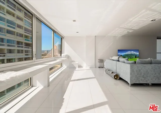 2nd image of 2222Nd Ave Of The Stars, Los Angeles, CA 90067