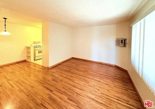 3rd image of 12325 Riverside Dr, Valley Village, CA 91607 | MLS# 26665093