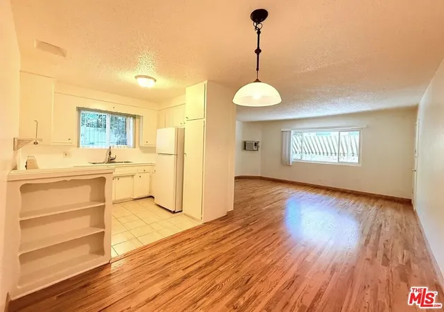 4th image of 12325 Riverside Dr, Valley Village, CA 91607 | MLS# 26665093