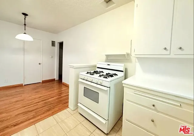5th image of 12325 Riverside Dr, Valley Village, CA 91607 | MLS# 26665093