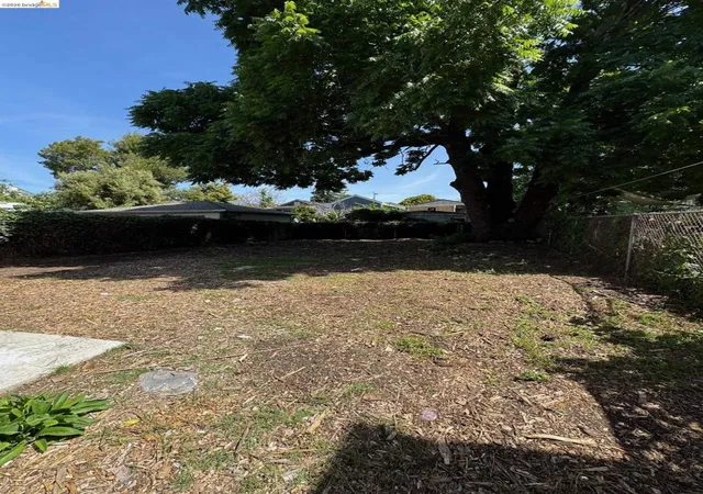15th image of 1626 12th St, Oakland, CA 94607 | MLS# 41127420