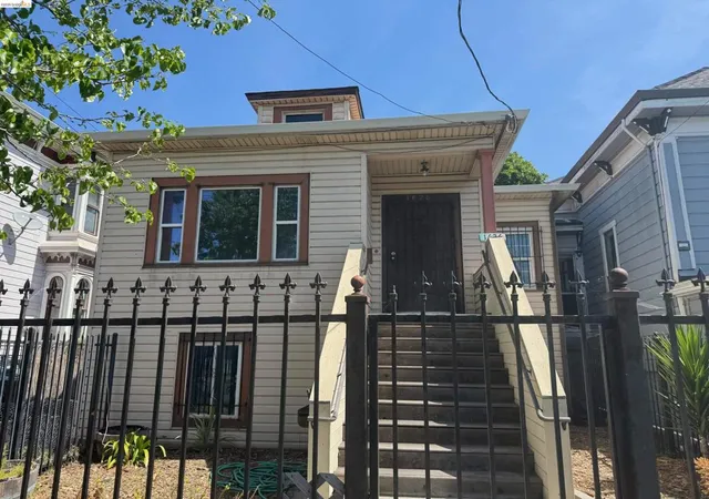 1st image of 1626 12th St, Oakland, CA 94607 | MLS# 41127420