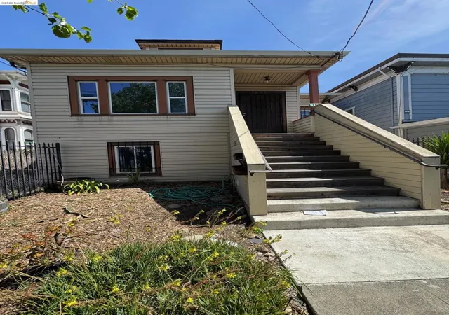 2nd image of 1626 12th St, Oakland, CA 94607 | MLS# 41127420