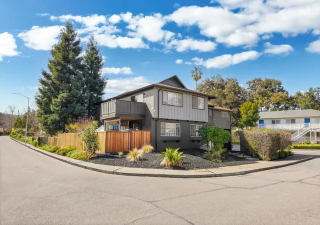 3rd image of 172 Permanente Wy, Mountain View, CA 94041 | MLS# ML82038891