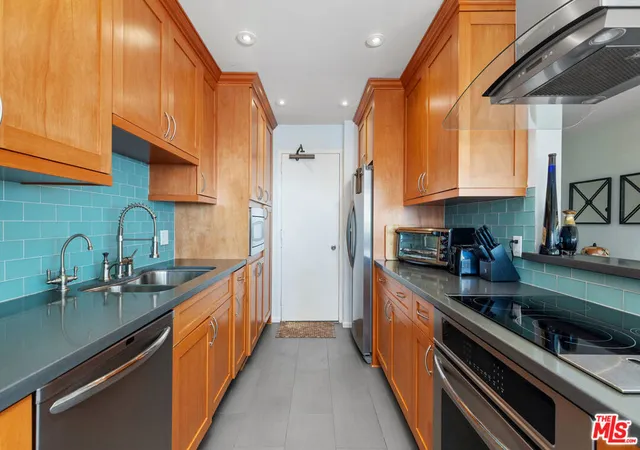 Photo 3 of Sale Pending at 10701 Wilshire Blvd #503, Los Angeles, CA 90024 | MLS# 26664441 | Listing updated on 2026-10-02