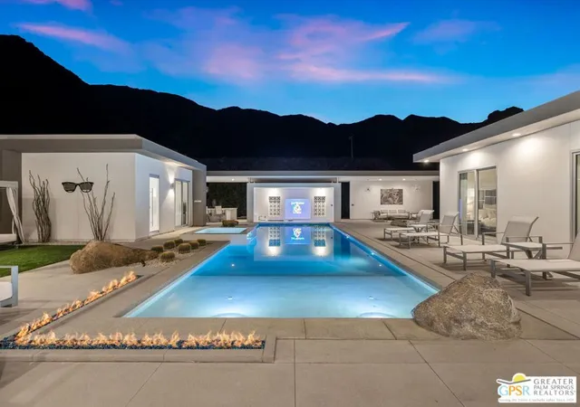 Photo 2 of Single family home for sale at 979 Las Palmas Ests Dr, Palm Springs, CA 92262 | MLS# 26665153PS | Listing updated on 2026-09-30