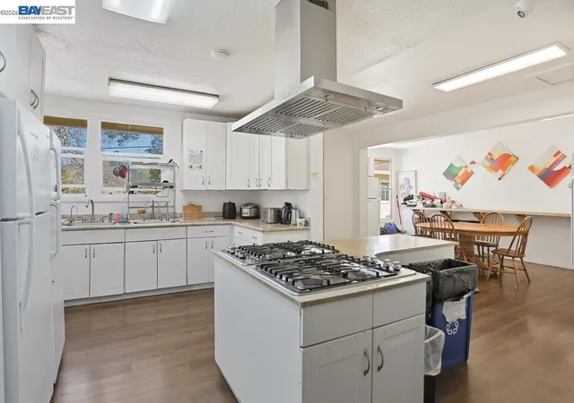 3rd image of 179 Los Ranchitos Rd, San Rafael, CA 94903 | MLS# 41127432