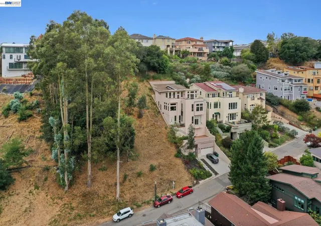 Photo 4 of Land for sale at 209 Sheridan Rd, Oakland, CA 94618 | MLS# 41127438 | Listing updated on 2026-06-30