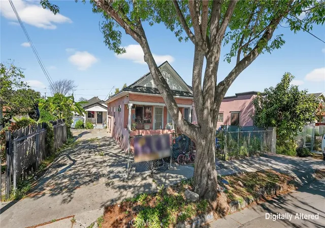 3rd image of 3631 Trinity St, Los Angeles, CA 90011 | MLS# DW26052764