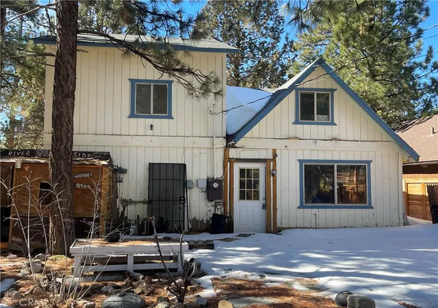 Homes for sale in Sugarloaf, CA | 662 Riverside, Sugarloaf, CA 92386 | MLS# IV26057778