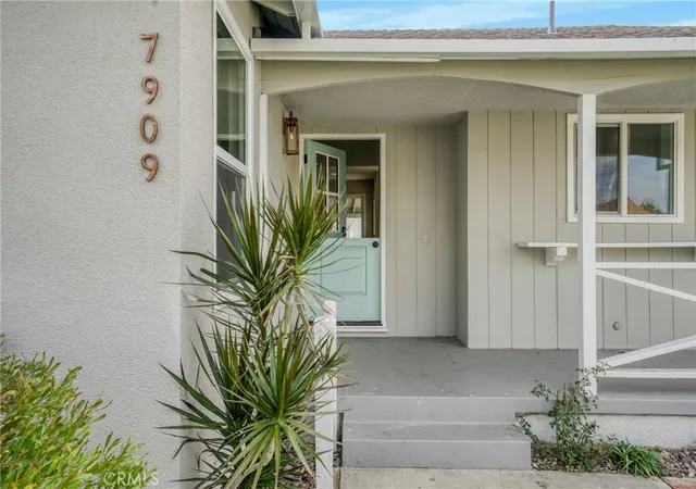 2nd image of 7909 Aldea Ave, Lake Balboa, CA 91406 | MLS# SR26057806