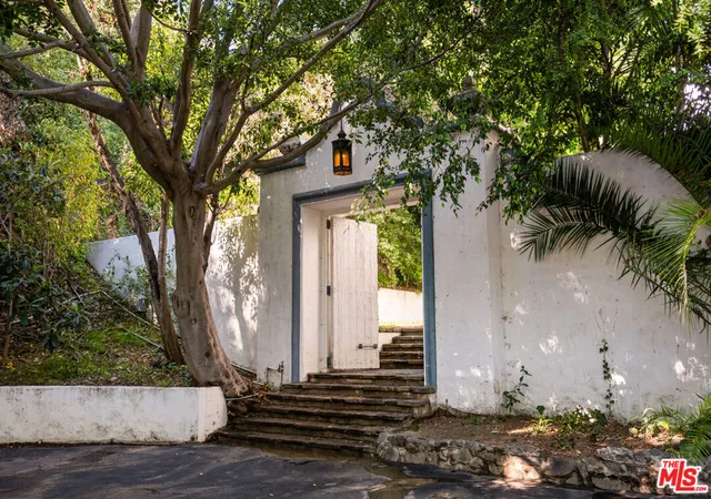 1st image of 1196 Brooklawn Dr, Los Angeles, CA 90077 | MLS# 26665171