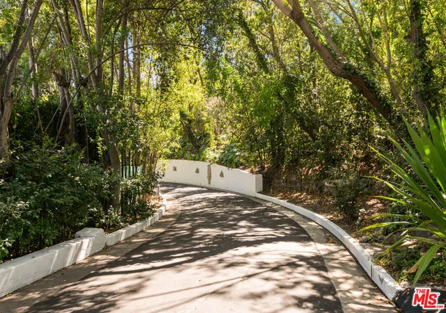 2nd image of 1196 Brooklawn Dr, Los Angeles, CA 90077 | MLS# 26665171