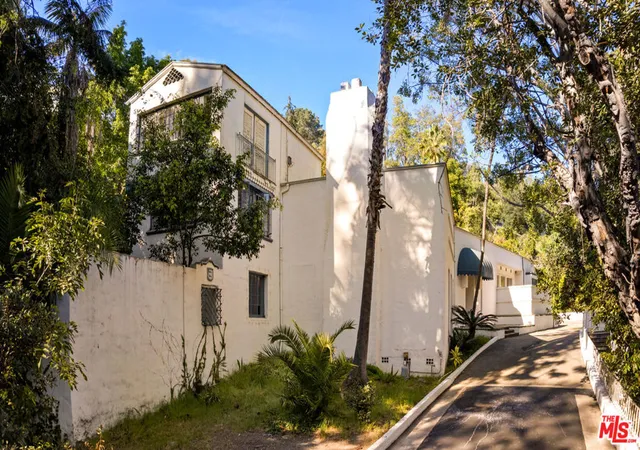 3rd image of 1196 Brooklawn Dr, Los Angeles, CA 90077 | MLS# 26665171