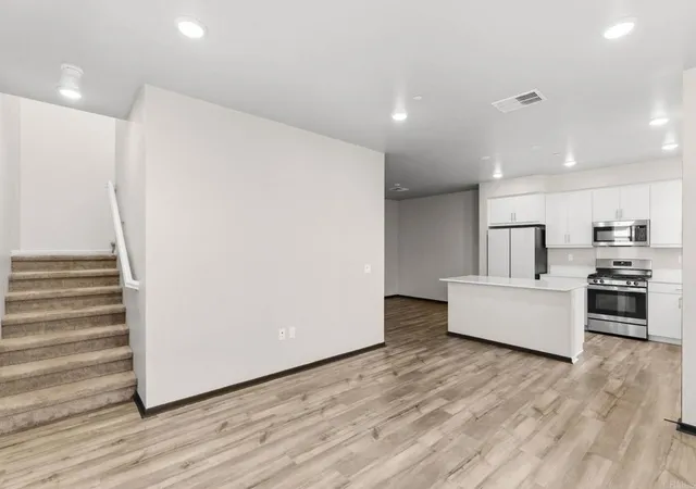 4th image of 5284 Beachfront Cvs St, San Diego, CA 92154