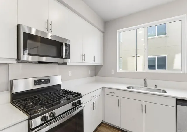 5th image of 5284 Beachfront Cvs St, San Diego, CA 92154