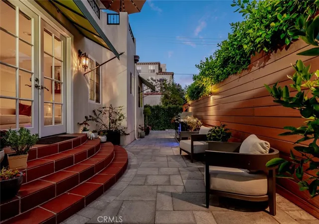 4th image of 4022 Willowcrest Ave, Studio City, CA 91604 | MLS# SR26056870