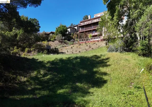 3rd image of 7135 Buckingham Blvd, Berkeley, CA 94705 | MLS# 41127499