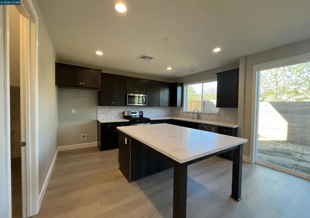 Photo 3 of Single family home for sale at 4805 Dolce Ct, Fairfield, CA 94534 | MLS# 41127496 | Listing updated on 2026-09-30