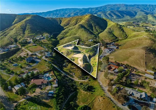 Homes for sale in Agua Dulce, CA | 1 Erin Wy, Agua Dulce, CA 91390 | MLS# CV26057466