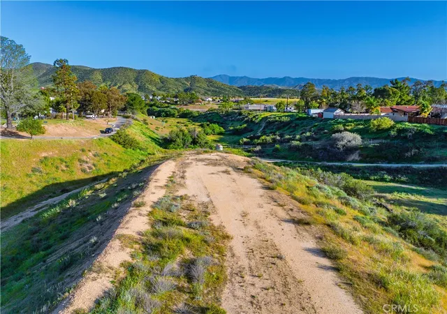 Homes for sale in Agua Dulce, CA | 1 Erin Wy, Agua Dulce, CA 91390 | MLS# CV26057466