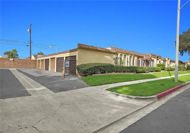 3rd image of 1795 W Glenoaks Ave, Anaheim, CA 92801 | MLS# DW26058041