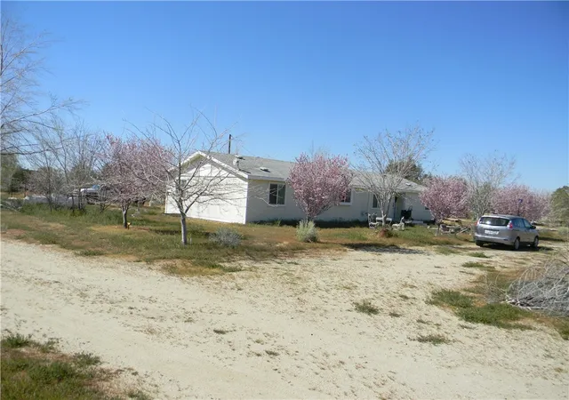 2nd image of 16846 E Avenue T, Llano, CA 93544 | MLS# SR26054905