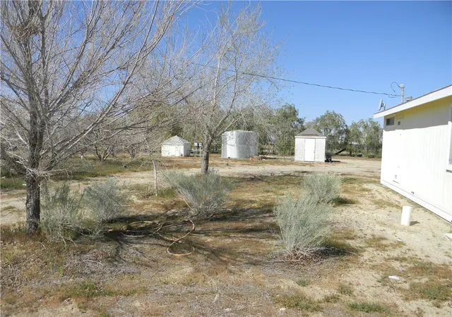 4th image of 16846 E Avenue T, Llano, CA 93544 | MLS# SR26054905