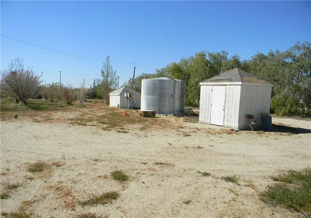 5th image of 16846 E Avenue T, Llano, CA 93544 | MLS# SR26054905