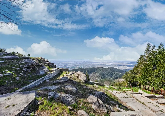 2nd image of 24347 Great View, Crestline, CA 92325 | MLS# DW26058477