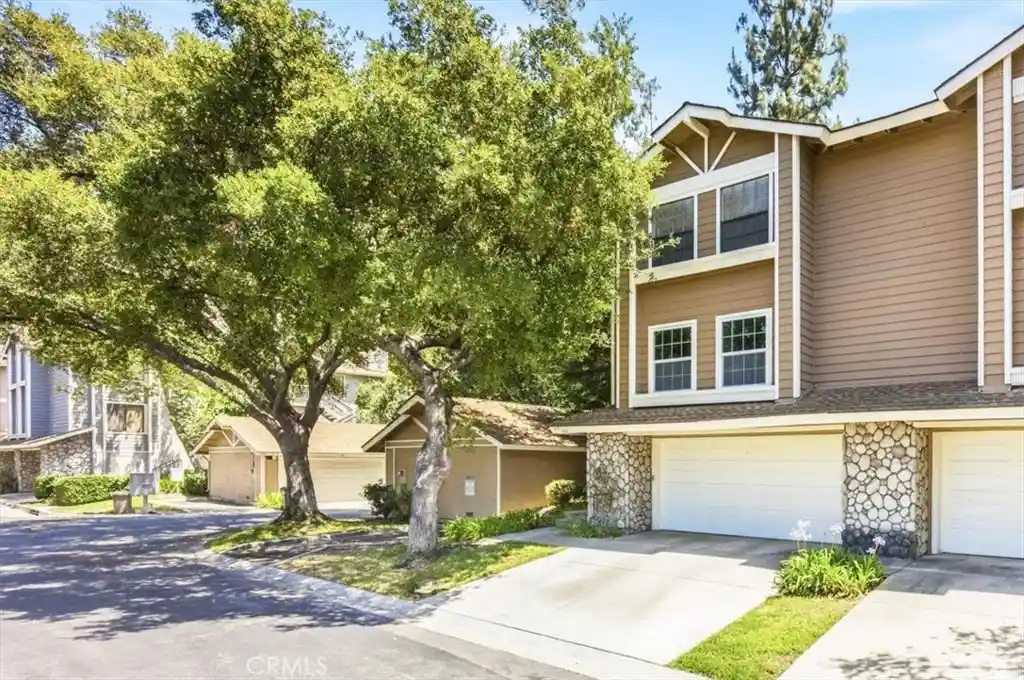 Listing Photo 1 - Condo for sale in 909 Lotus Cir located at 909 Lotus Cir, San Dimas, CA 91773 - Unit 909 Lotus Cir