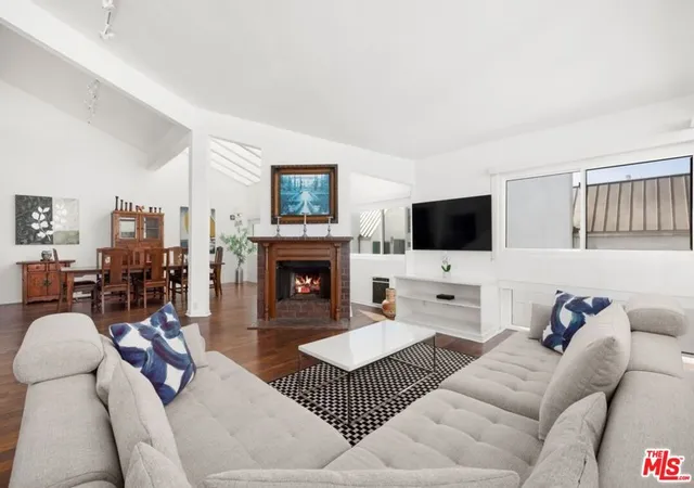 Photo 2 of Condo for sale at 18 Union Jack St #301, Marina Del Rey, CA 90292 | MLS# 26664989 | Listing updated on 2026-09-30