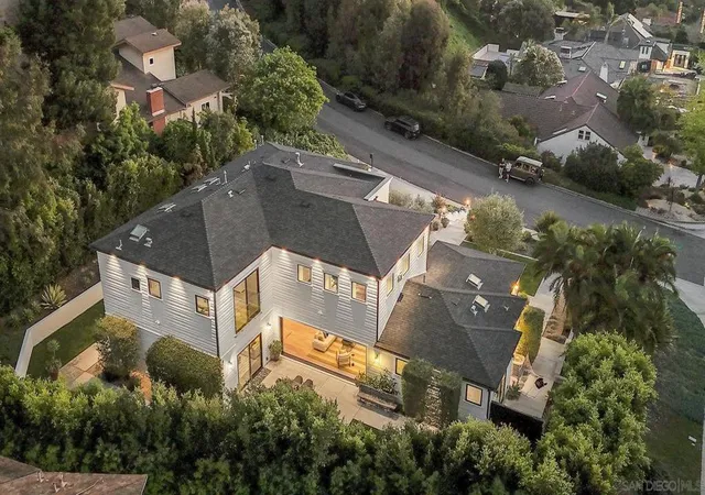 3rd image of 6989 Paseo Laredo, La Jolla, CA 92037 | MLS# 260006272SD