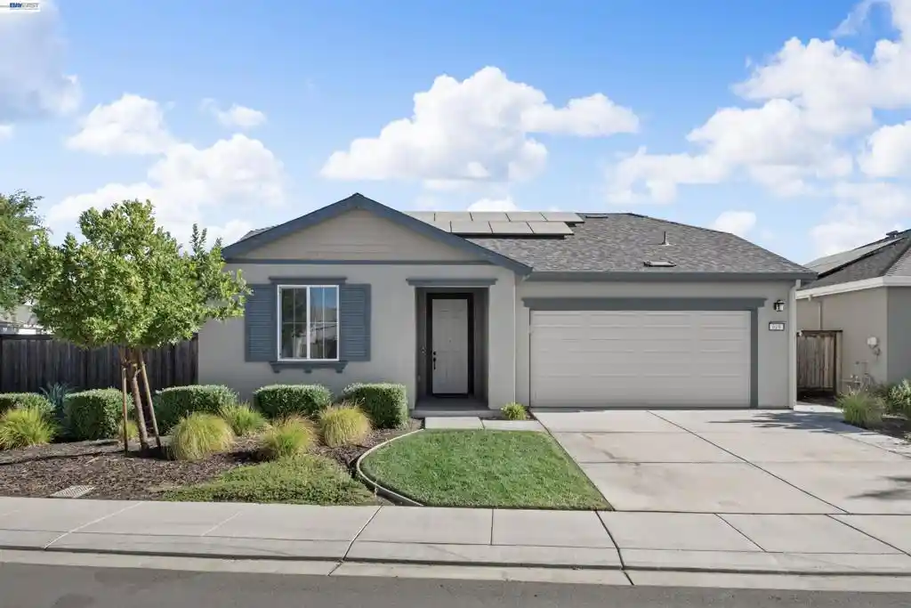Single family home for sale at 619 Heathridge St, Manteca, CA 95336-8814 | MLS# 41127573