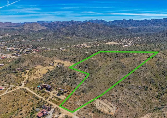 2nd image of 58215 Santa Barbara, Yucca Valley, CA 92284 | MLS# JT26057428