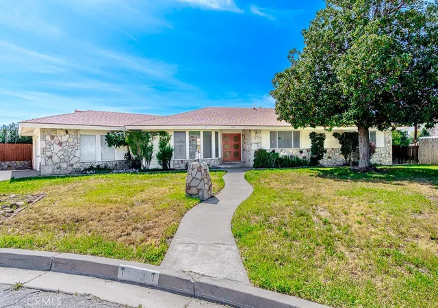Homes for sale in Hemet, CA | 133 Park Vista, Hemet, CA 92544 | MLS# SW25276781