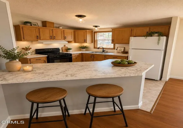 Photo 3 of Sale Pending at 1361 E Oak St, Fort Bragg, CA 95437 | MLS# C1-11297 | Listing updated on 2026-09-30
