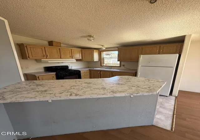 Photo 3 of Sale Pending at 1361 E Oak St, Fort Bragg, CA 95437 | MLS# C1-11297 | Listing updated on 2026-09-30