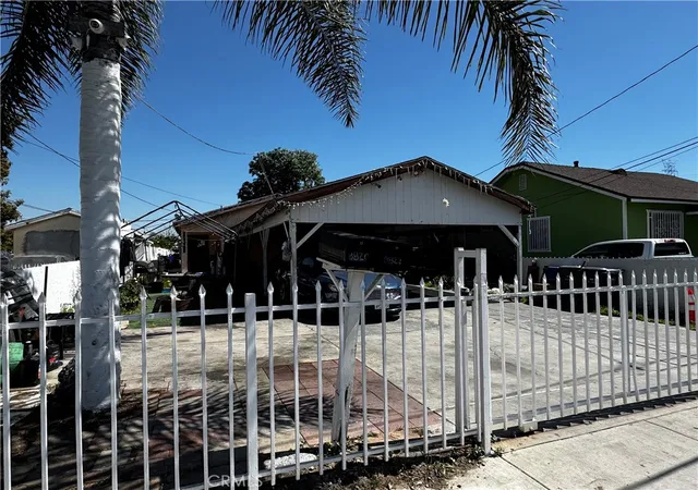 1st image of 8820 Beach, Los Angeles, CA 90002 | MLS# DW26059369
